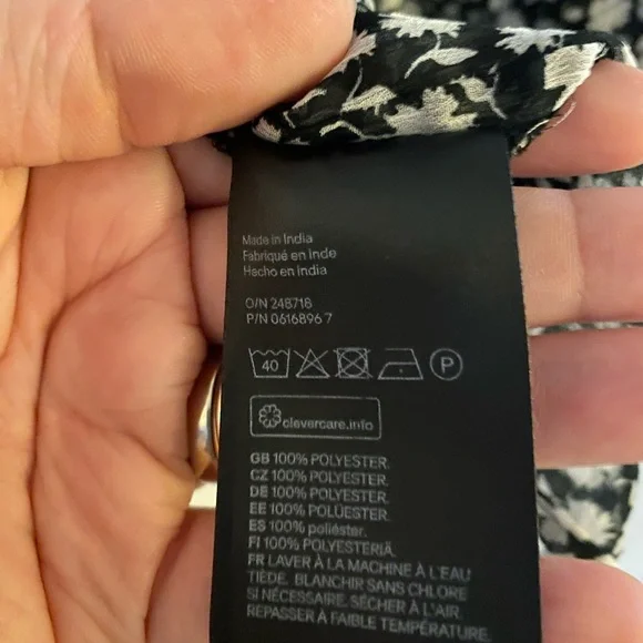 H&M Boho Black With White Floral Print Sheer Ruffled Blouse, Women’s Size 4 - Picture 7 of 10